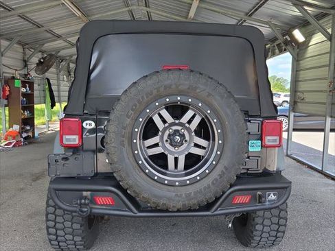 Used 2015 Jeep Wrangler Unlimited Sport w/ Quick Order Package 24S AWD/4WD image 6