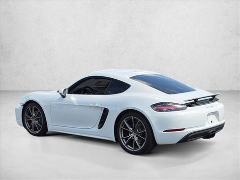 Used 2021 Porsche 718 Cayman RWD image 7