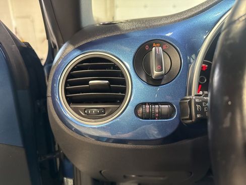 Used 2017 Volkswagen Beetle 1.8T SE FWD image 13