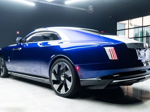 Used 2024 Rolls-Royce Spectre w/ Spectre Launch Package AWD/4WD image 21
