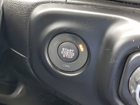 Used 2022 Jeep Gladiator Willys image 22