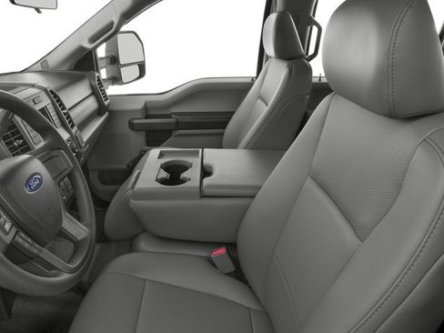 Used 2017 Ford F250 XLT w/ XLT Premium Package AWD/4WD image 9
