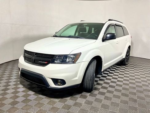 Used 2019 Dodge Journey SE w/ Premium Group AWD/4WD image 2