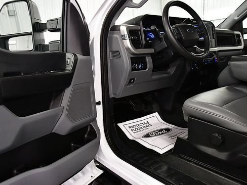 Used 2023 Ford F250 XL w/ XL Driver Assist Package AWD/4WD image 16