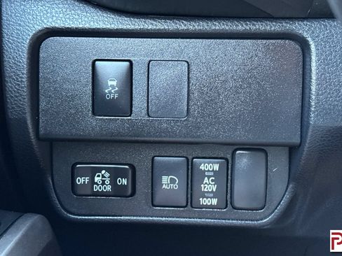 Used 2020 Toyota Tacoma TRD Off-Road AWD/4WD image 30
