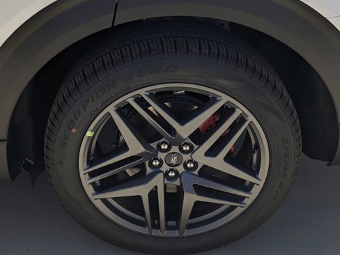 New 2026 Ford Explorer ST-Line RWD image 7