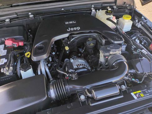 Used 2020 Jeep Gladiator Overland image 29