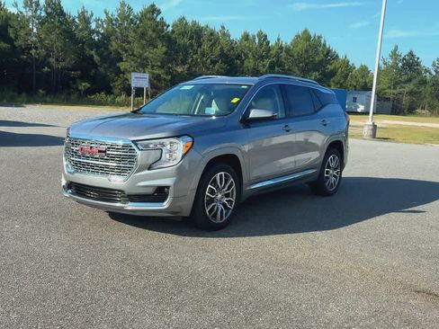 Used 2024 GMC Terrain Denali AWD/4WD image 4