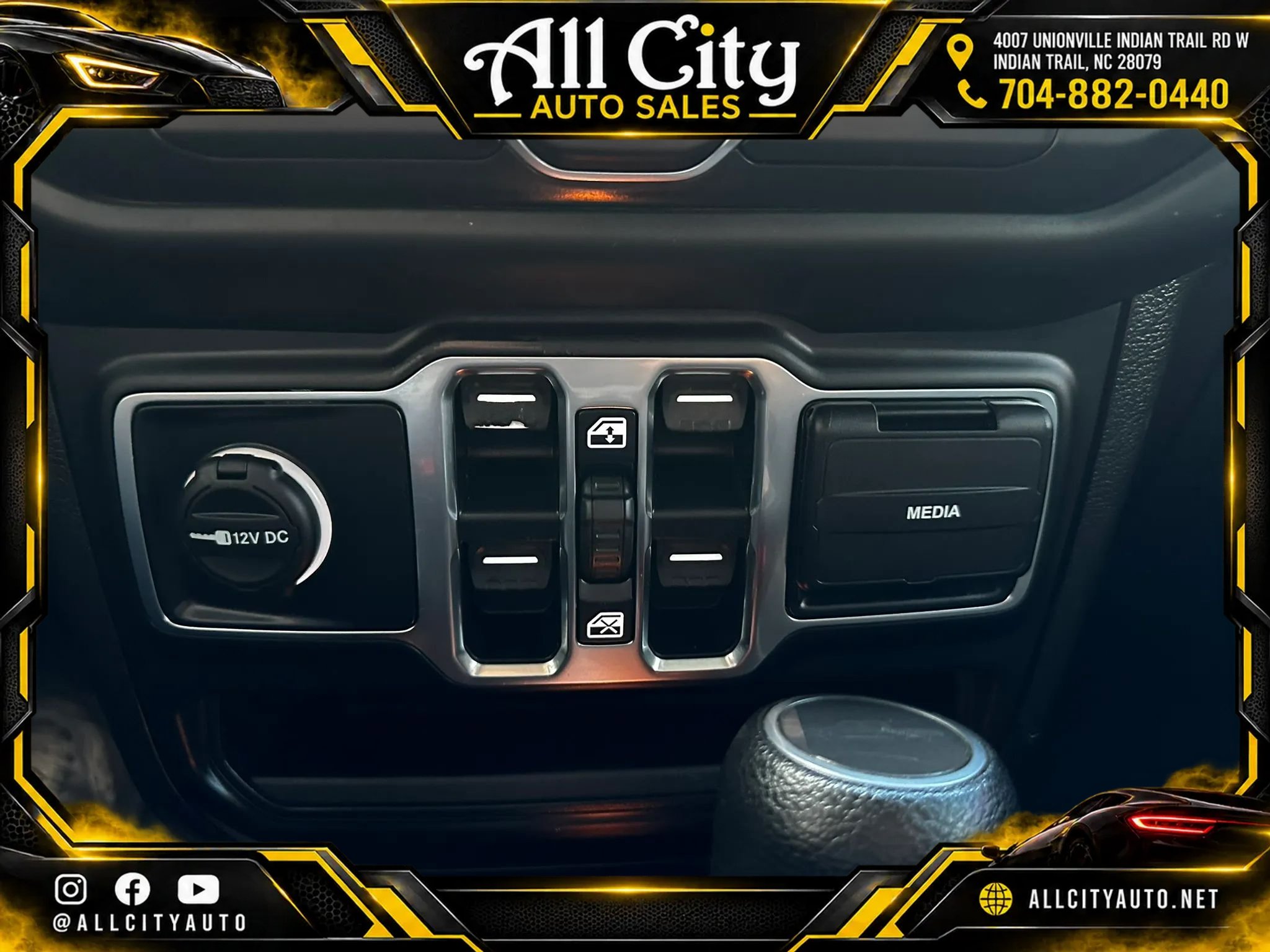 Used 2020 Jeep Gladiator Sport w/ Quick Order Package 24S AWD/4WD image 15