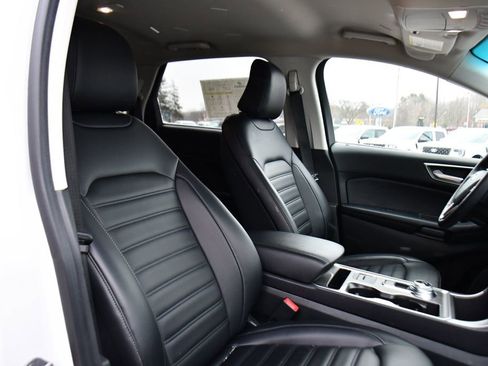 Used 2023 Ford Edge SEL w/ Convenience Package image 16