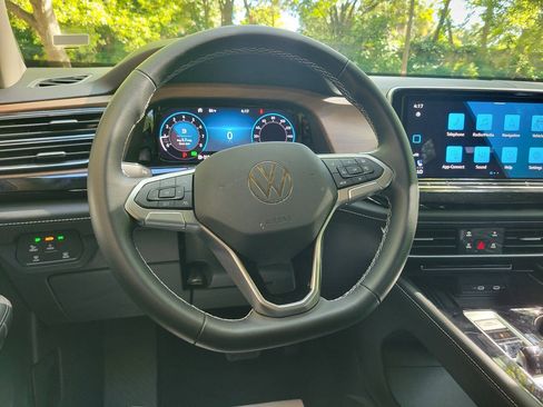 Used 2026 Volkswagen Atlas SE FWD image 28