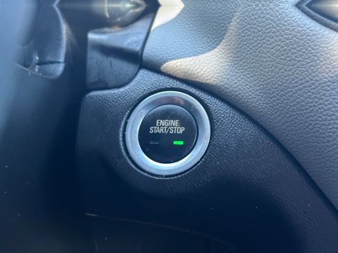Used 2022 Chevrolet Equinox LS w/ LPO, Floor Liner Package FWD image 28