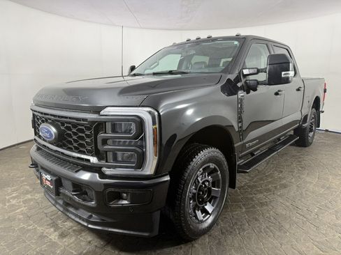 Used 2024 Ford F250 Lariat w/ Lariat Ultimate Package AWD/4WD image 3