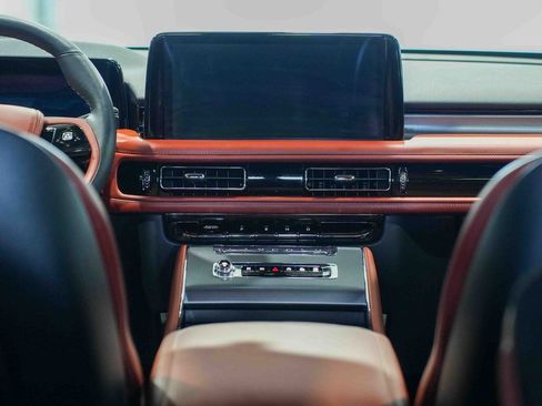 Used 2025 Lincoln Aviator Reserve w/ Jet Appearance Package image 14