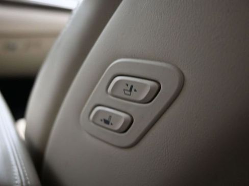 Used 2018 Genesis G90 3.3T Premium image 16