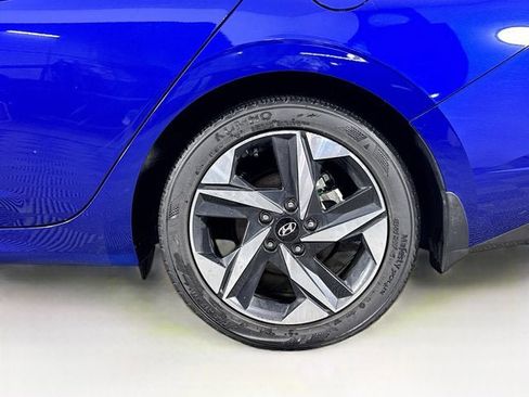Used 2023 Hyundai Elantra Limited image 31