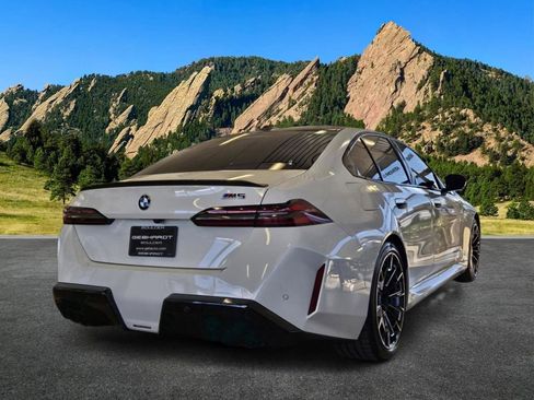Used 2025 BMW M5 w/ Carbon Package AWD/4WD image 5