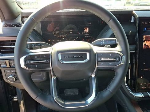 Used 2025 GMC Yukon Denali image 14