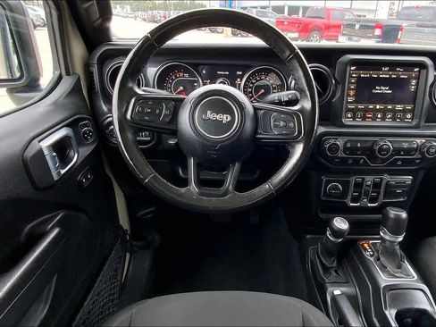 Used 2022 Jeep Gladiator Sport AWD/4WD image 6