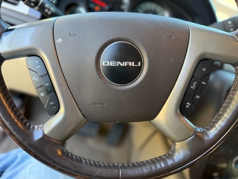 Used 2012 GMC Yukon XL Denali image 19