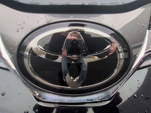 Used 2020 Toyota Sienna XLE image 29