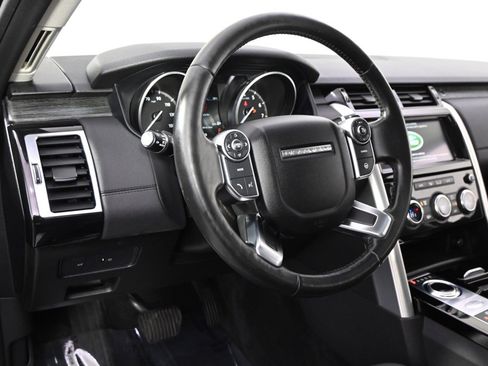 Used 2017 Land Rover Discovery HSE image 11