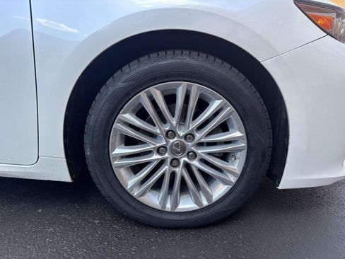 Used 2015 Lexus ES 350 w/ Luxury Package FWD image 7