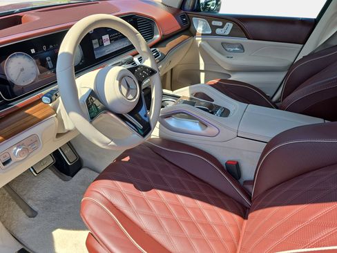 Used 2026 Mercedes-Benz Maybach GLS 600 4MATIC image 16