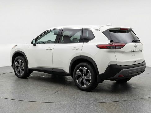 Used 2025 Nissan Rogue SV image 5