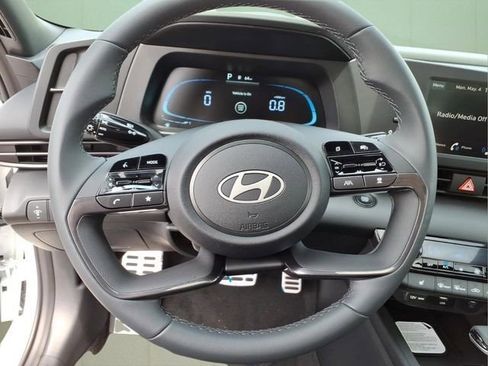 New 2026 Hyundai Elantra SEL Sport FWD image 16