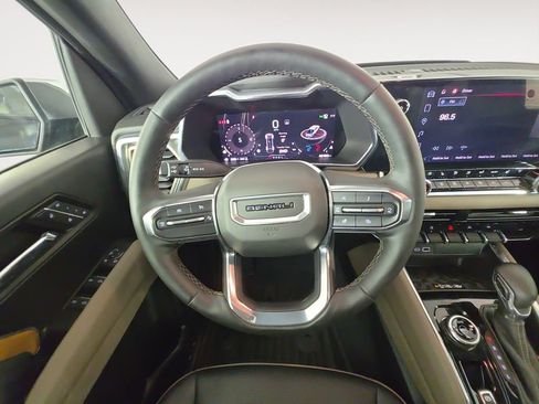 Certified 2024 GMC Canyon Denali AWD/4WD image 11
