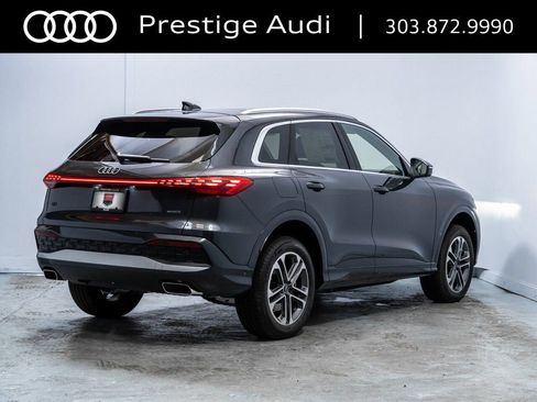 Used 2025 Audi Q5 Premium w/ Convenience Package image 8