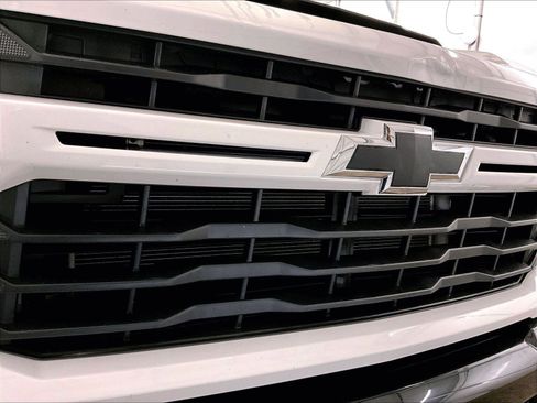 Used 2024 Chevrolet Silverado 2500 Custom w/ Custom Value Package image 29