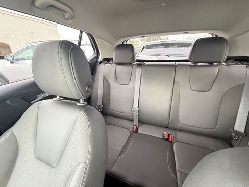 Used 2025 Buick Encore GX Preferred image 39