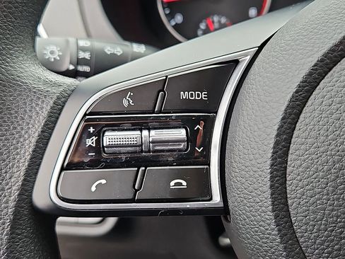 Certified 2022 Kia Seltos LX image 24