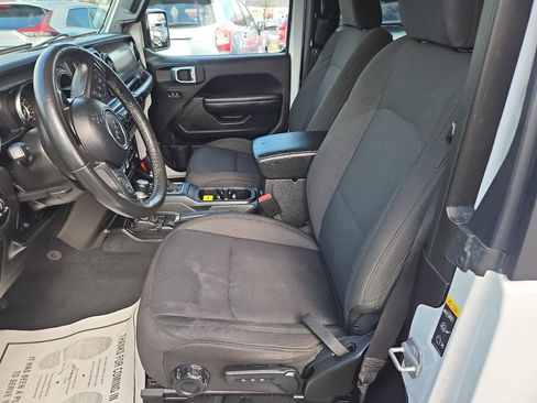 Used 2022 Jeep Wrangler Sport image 12