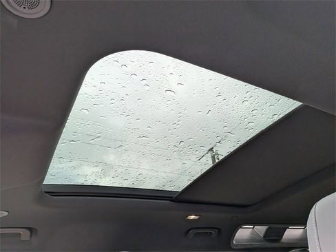 Used 2021 Land Rover Defender 110 X-Dynamic SE image 22