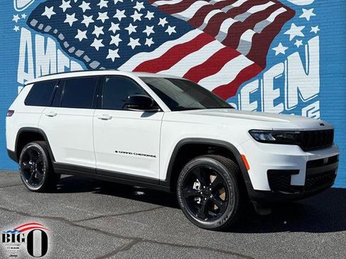 New 2025 Jeep Grand Cherokee L Altitude image 1