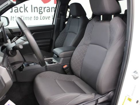 Used 2025 Toyota Tacoma SR5 AWD/4WD image 14