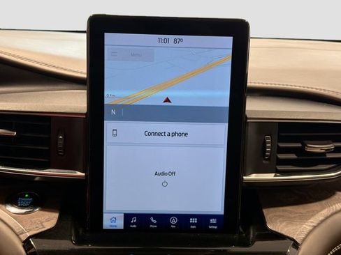 Used 2021 Ford Explorer Platinum w/ Equipment Group 601A AWD/4WD image 16
