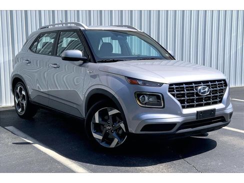 Used 2025 Hyundai Venue SEL FWD image 31