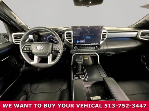 Used 2024 Toyota Sequoia Platinum AWD/4WD image 7