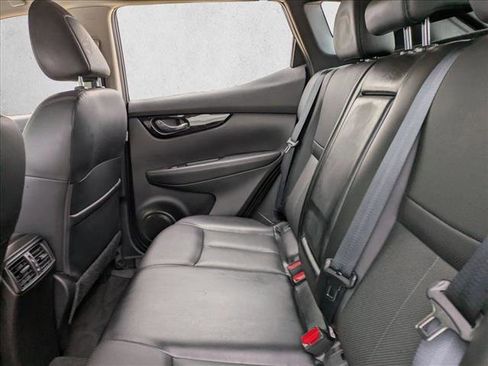 Used 2021 Nissan Rogue Sport SL image 18