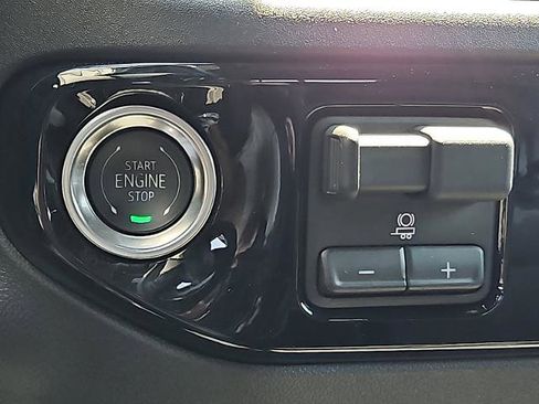 New 2025 GMC Sierra 2500 SLE image 18