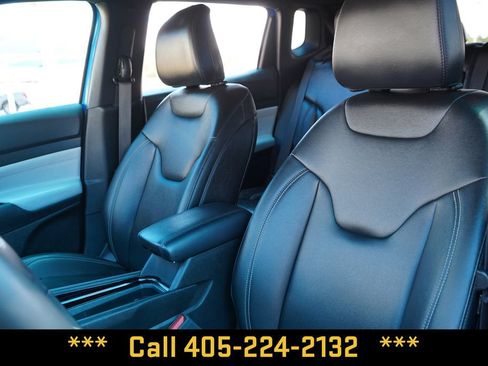 Used 2025 Jeep Compass Limited AWD/4WD image 19