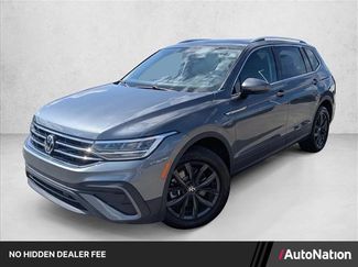 Used 2024 Volkswagen Tiguan SE w/ Panoramic Sunroof Package FWD video 1
