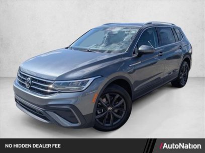 Used 2024 Volkswagen Tiguan SE w/ Panoramic Sunroof Package