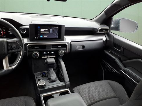 Used 2025 Toyota 4Runner SR5 image 9