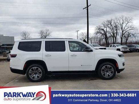 Used 2023 Jeep Wagoneer 4WD w/ Premium Group I image 11