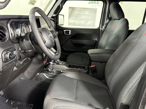 New 2026 Jeep Wrangler Unlimited Rubicon w/ Technology Group image 12